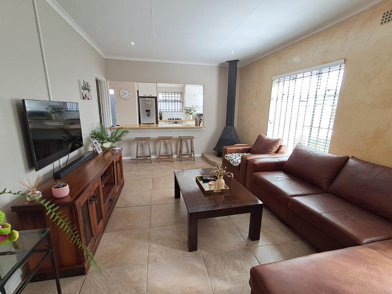 4 Bedroom Property for Sale in Richmond Estate Western Cape